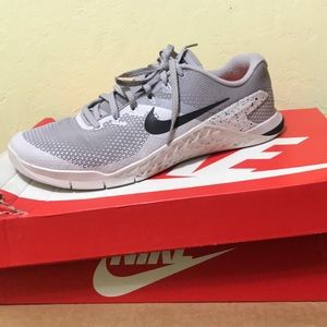 Nike Metcon 4 Grey Mens Size 8.5 NWOT